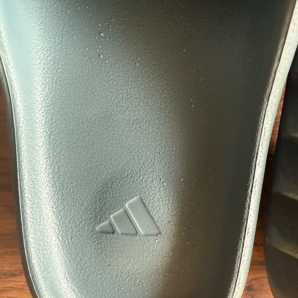 Yeezy slides slate marine size 8 main image 4